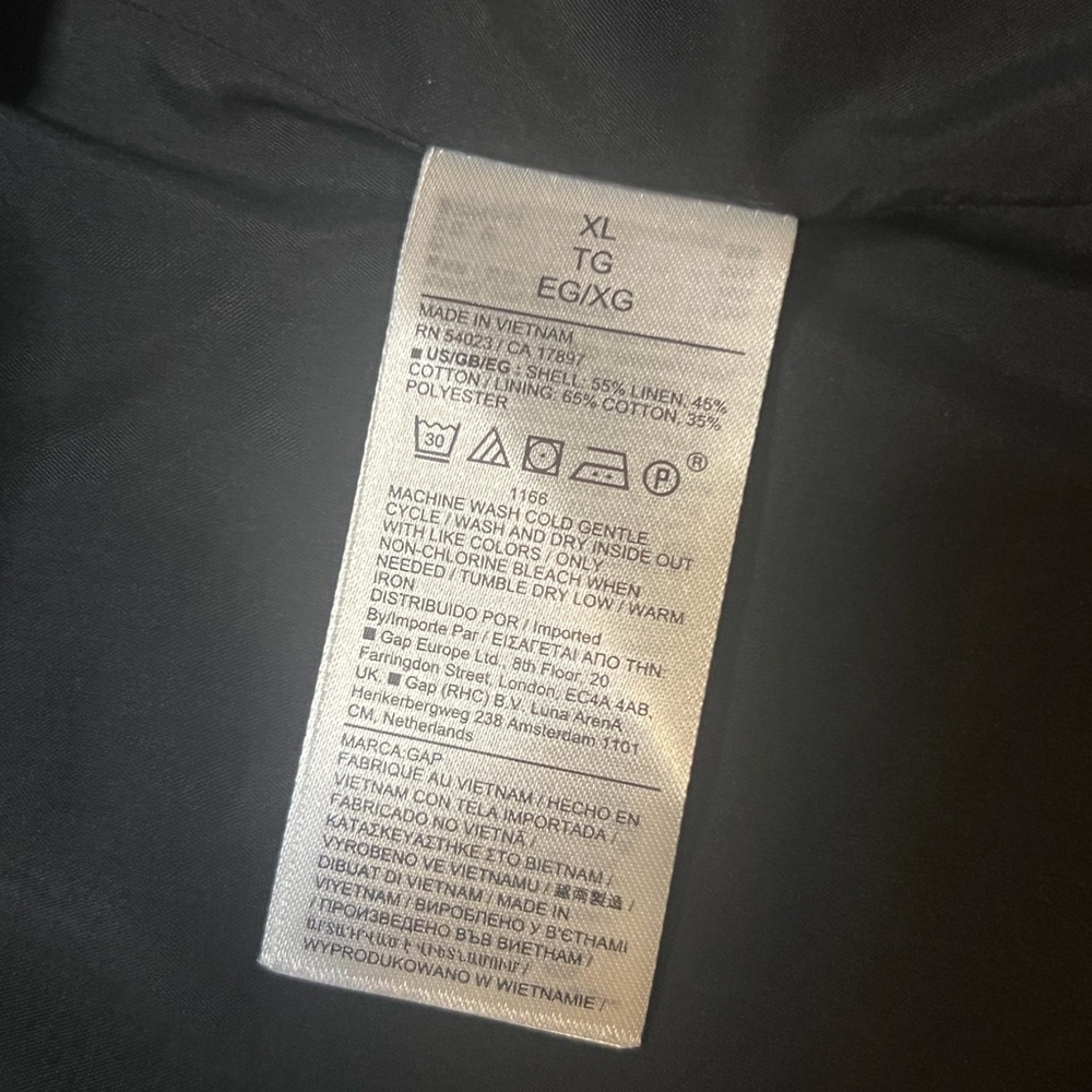 GAP Black Buttoned Vest Size XL - Picture 4 of 5